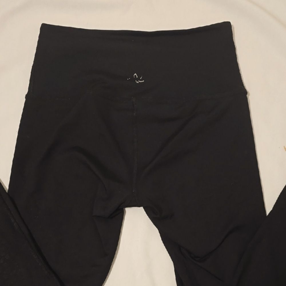 Beyond Yoga Black Performance Leggings‎